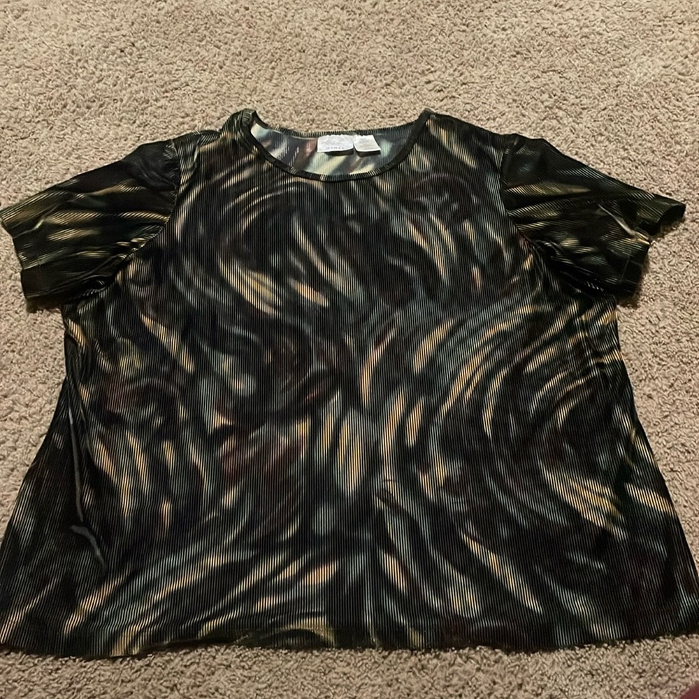 Women’s Kathie Lee Camo color print ribbed short sleeve top Sz 26W/28W (46/48)